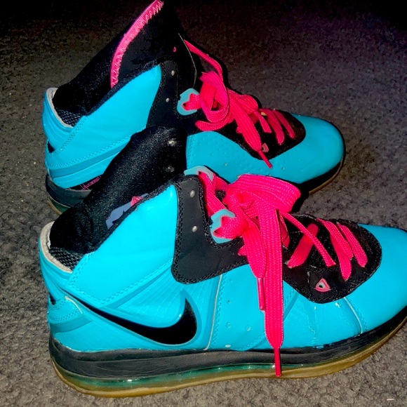 Lebron 8 heat mids‼️💯 - Picture 3 of 4